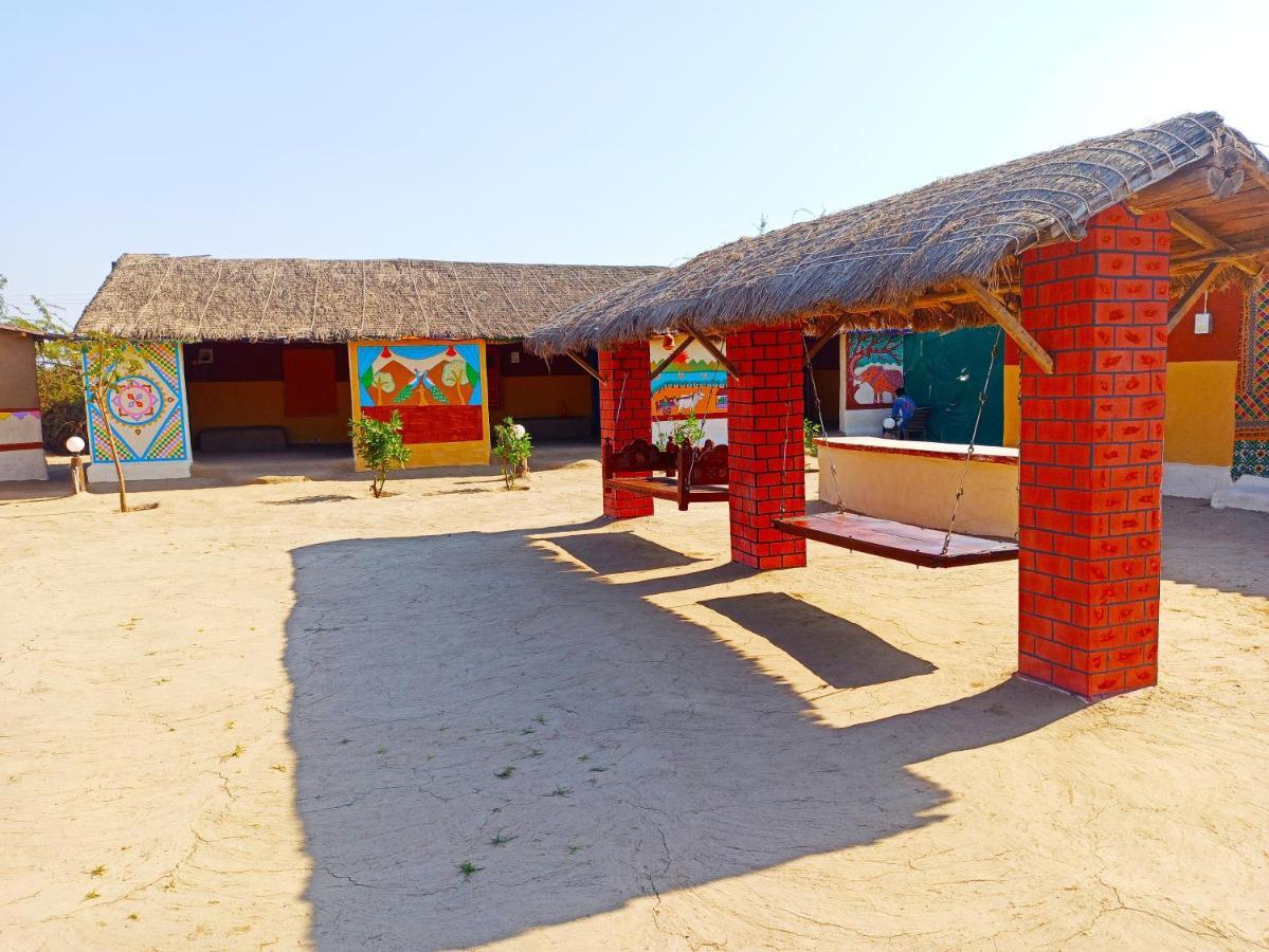 Kutir Craft Village Resort Bherandiāla Exterior foto